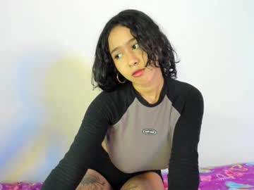 Siavelour Chaturbate stream image from November 19, 2025