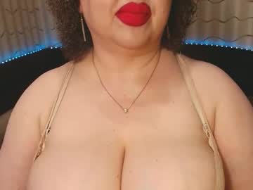 Lipsaddiction Chaturbate stream image from November 19, 2025