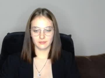 Mila_Keyy Chaturbate stream image from November 19, 2025