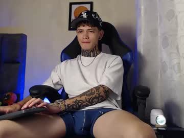 Dann_Brown Chaturbate stream image from November 20, 2025