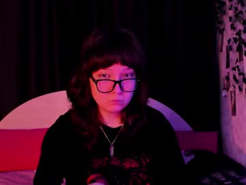 Dreamgirllove Chaturbate stream image from November 20, 2025