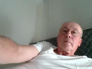 Germansocksman4boys Chaturbate stream image from November 20, 2025