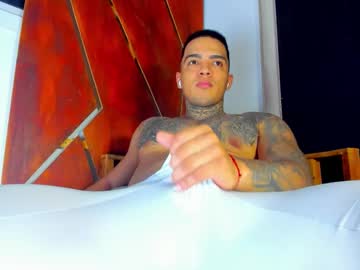 Aquiles_Elpapi Chaturbate stream image from November 20, 2025