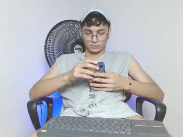 Andrew_Dann Chaturbate stream image from November 20, 2025