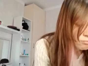 Etsukokolakowski Chaturbate stream image from November 20, 2025