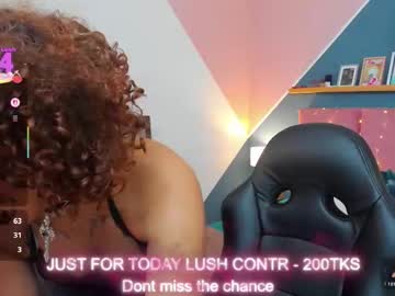 Raven_Curly Chaturbate stream image from November 20, 2025