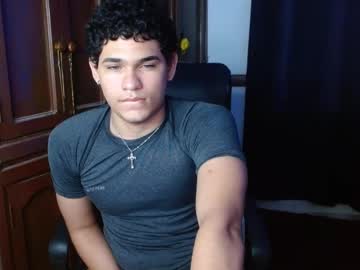 Zyrosxk Chaturbate stream image from November 20, 2025
