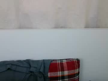 Bellacrystall Chaturbate stream image from November 20, 2025