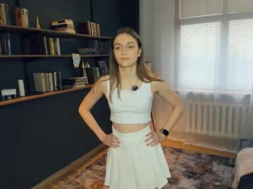 Destiebestie Chaturbate stream image from November 20, 2025