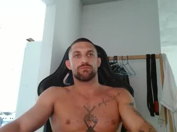 Surfdog95 Chaturbate stream image from November 20, 2025