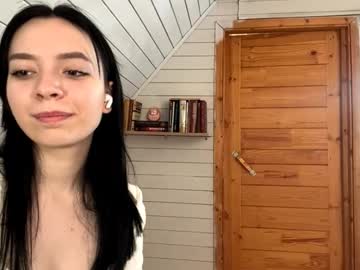 Kishagabino Chaturbate stream image from November 20, 2025