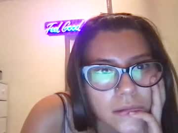 Moonbabey Chaturbate stream image from November 20, 2025
