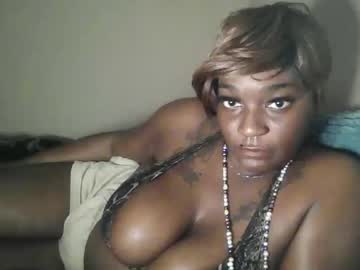 Queenmarcaia Chaturbate stream image from November 20, 2025