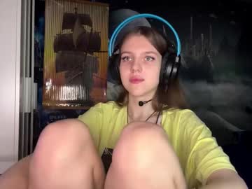 Melonygriffen Chaturbate stream image from November 20, 2025