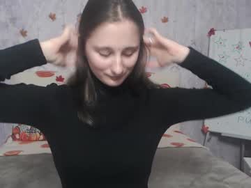 Michellee11 Chaturbate stream image from November 20, 2025