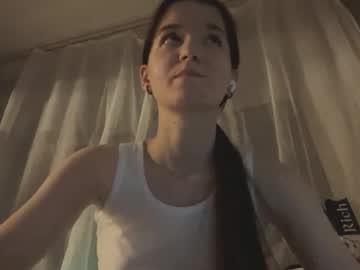 Christykeet Chaturbate stream image from November 20, 2025