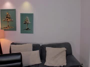 Carlabrunni_ Chaturbate stream image from November 20, 2025