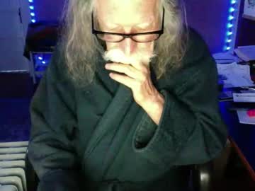 Lickyouryoni Chaturbate stream image from November 20, 2025