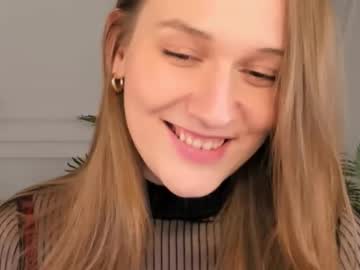 Kiragold_ Chaturbate stream image from November 20, 2025