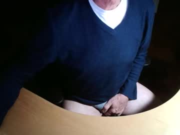 Sensualgentlem Chaturbate stream image from November 21, 2025