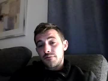 Simomoliver Chaturbate stream image from November 21, 2025