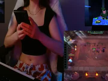 Lilythrone Chaturbate stream image from November 21, 2025