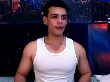 Liam_Rosetti Chaturbate stream image from November 21, 2025