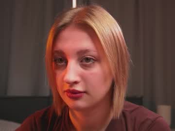 Rue_Novella Chaturbate stream image from November 21, 2025