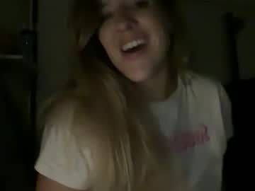 Khelzy Chaturbate stream image from November 21, 2025