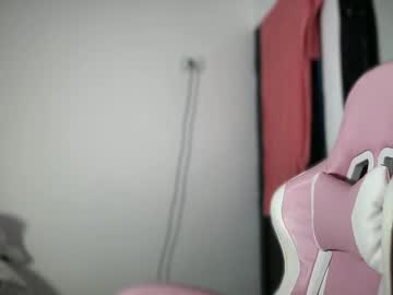 Brithneysquirt Chaturbate stream image from November 21, 2025