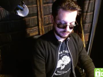 Justshutupandwatch Chaturbate stream image from November 21, 2025