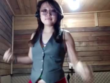 Karindesisto Chaturbate stream image from November 21, 2025
