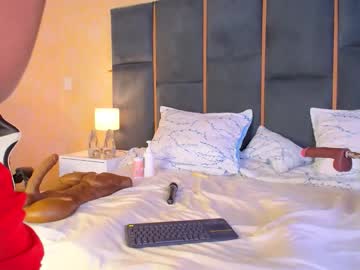 Caseymoon Chaturbate stream image from November 21, 2025
