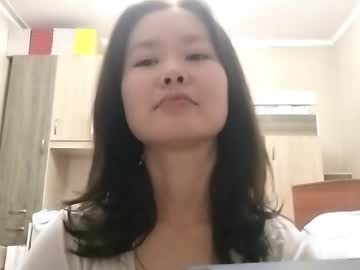 Petronilayoshimori Chaturbate stream image from November 21, 2025