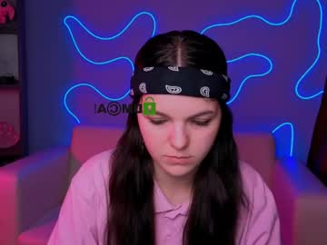 Alyssamoan Chaturbate stream image from November 21, 2025