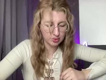 Linoreya Chaturbate stream image from November 21, 2025