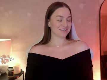 Milafleur Chaturbate stream image from November 21, 2025