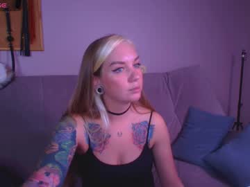 Carrie_Moonshine Chaturbate stream image from November 21, 2025