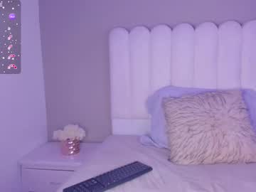 Atenea_Roberts Chaturbate stream image from November 21, 2025