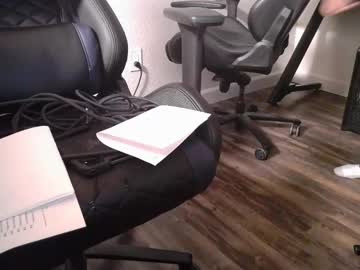 Krawnic2 Chaturbate stream image from November 21, 2025