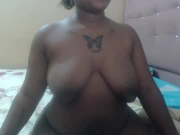 Petitechocolatemommy Chaturbate stream image from November 21, 2025
