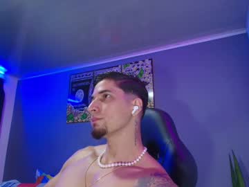 Camiloalvarezzz3 Chaturbate stream image from November 22, 2025