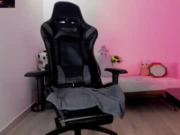 Biancastrongg Chaturbate stream image from November 22, 2025