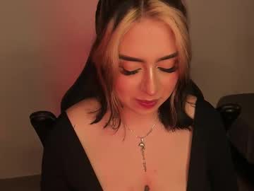 Annikamerliahh_ Chaturbate stream image from November 22, 2025