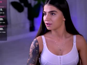 Pureellie Chaturbate stream image from November 22, 2025