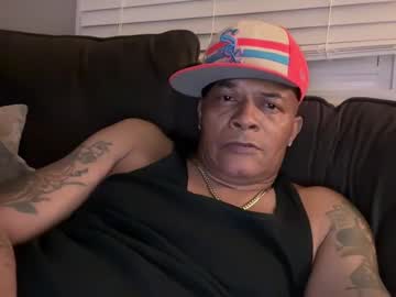 Loved19 Chaturbate stream image from November 22, 2025