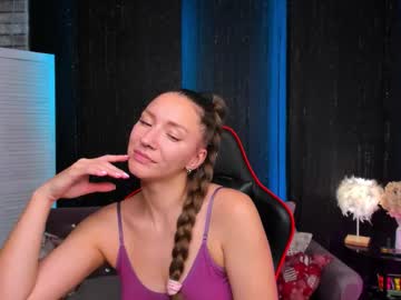 Mollynay Chaturbate stream image from November 22, 2025