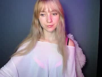 Luciacam20 Chaturbate stream image from November 22, 2025