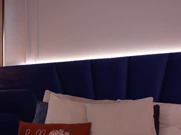 Kylievee Chaturbate stream image from November 22, 2025