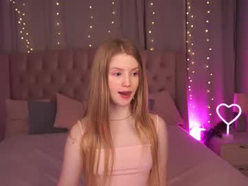 Lilianhoward Chaturbate stream image from November 22, 2025